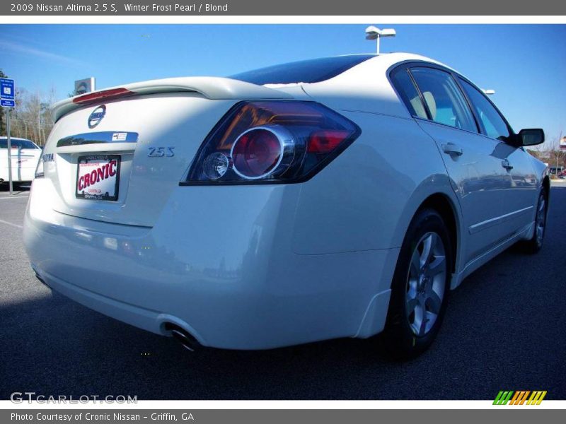 Winter Frost Pearl / Blond 2009 Nissan Altima 2.5 S