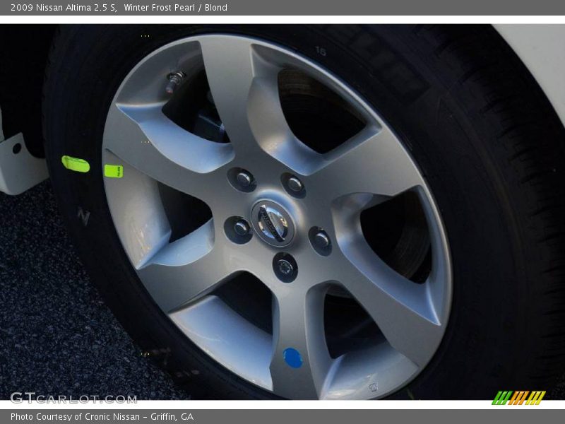 Winter Frost Pearl / Blond 2009 Nissan Altima 2.5 S