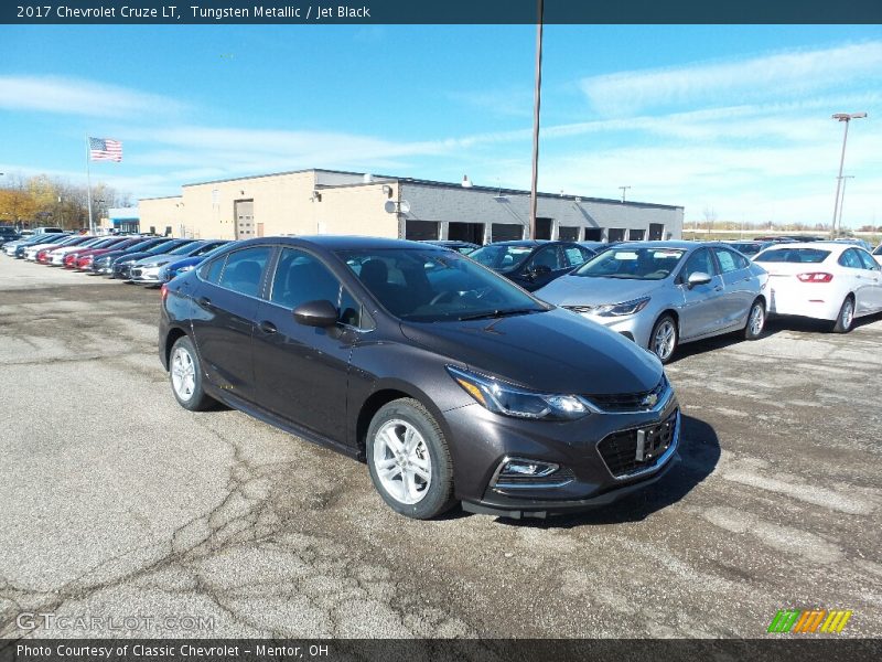 Tungsten Metallic / Jet Black 2017 Chevrolet Cruze LT