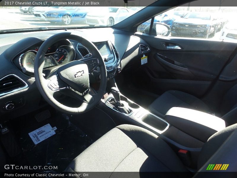 Tungsten Metallic / Jet Black 2017 Chevrolet Cruze LT