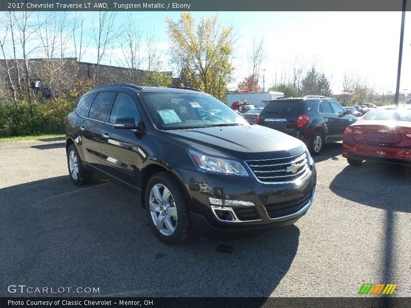 Tungsten Metallic / Ebony 2017 Chevrolet Traverse LT AWD