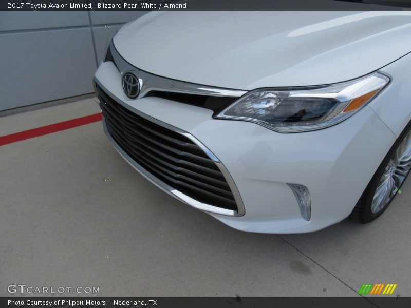 Blizzard Pearl White / Almond 2017 Toyota Avalon Limited