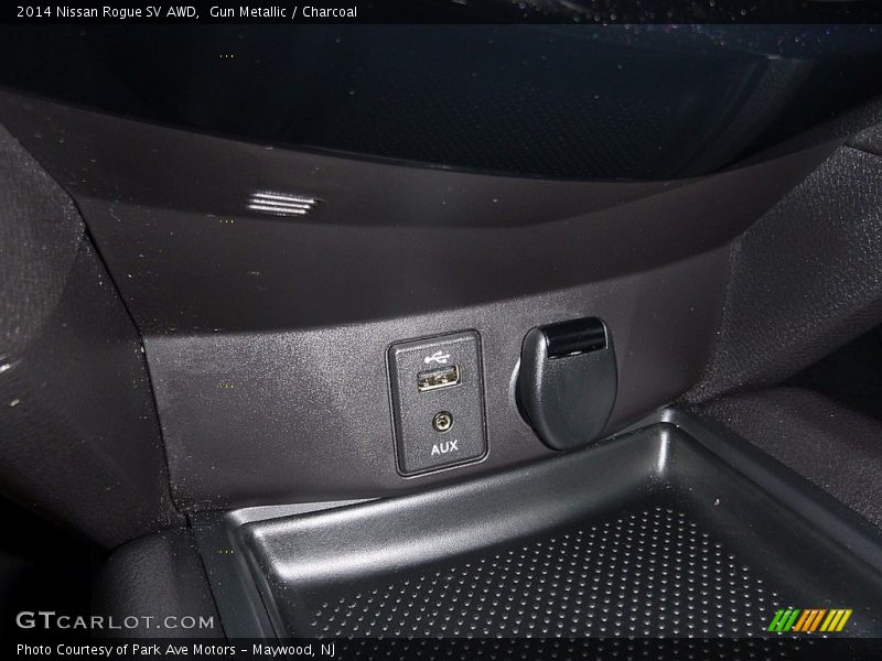 Gun Metallic / Charcoal 2014 Nissan Rogue SV AWD
