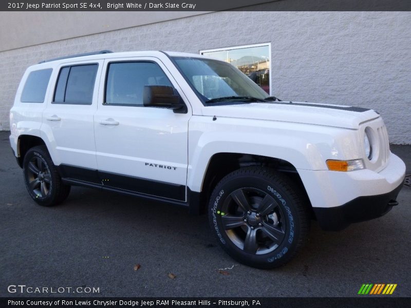 Bright White / Dark Slate Gray 2017 Jeep Patriot Sport SE 4x4