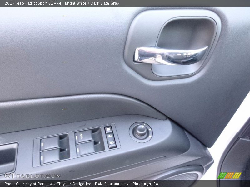 Bright White / Dark Slate Gray 2017 Jeep Patriot Sport SE 4x4