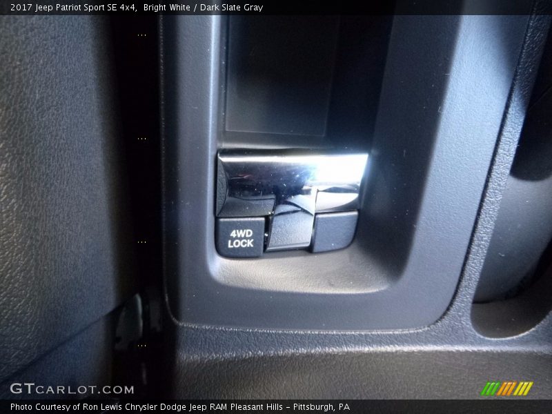 Bright White / Dark Slate Gray 2017 Jeep Patriot Sport SE 4x4