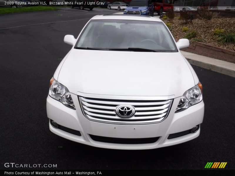 Blizzard White Pearl / Light Gray 2009 Toyota Avalon XLS