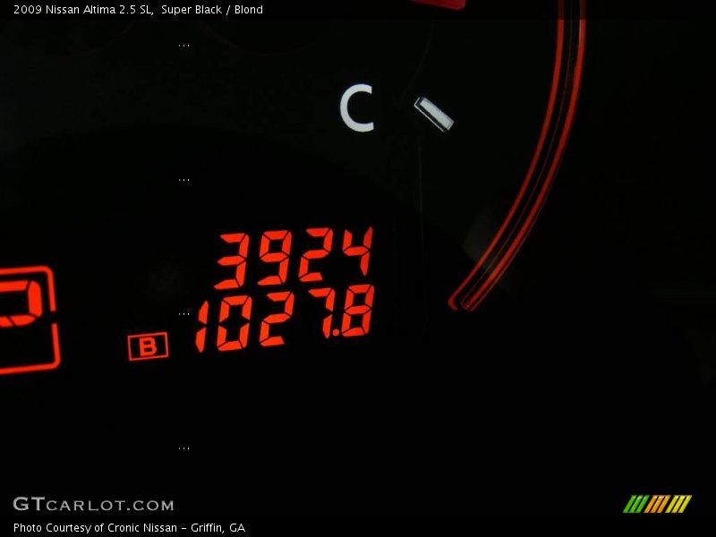 Super Black / Blond 2009 Nissan Altima 2.5 SL