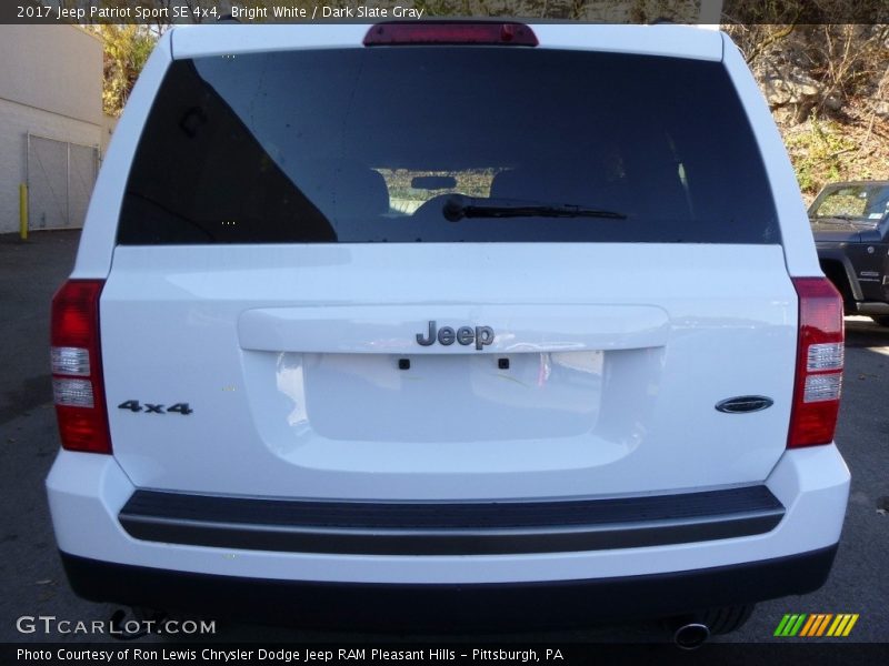 Bright White / Dark Slate Gray 2017 Jeep Patriot Sport SE 4x4