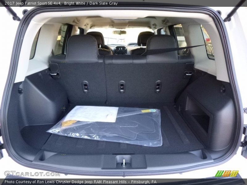 Bright White / Dark Slate Gray 2017 Jeep Patriot Sport SE 4x4