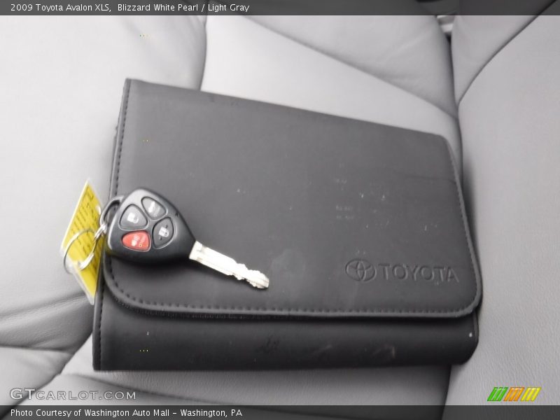Blizzard White Pearl / Light Gray 2009 Toyota Avalon XLS