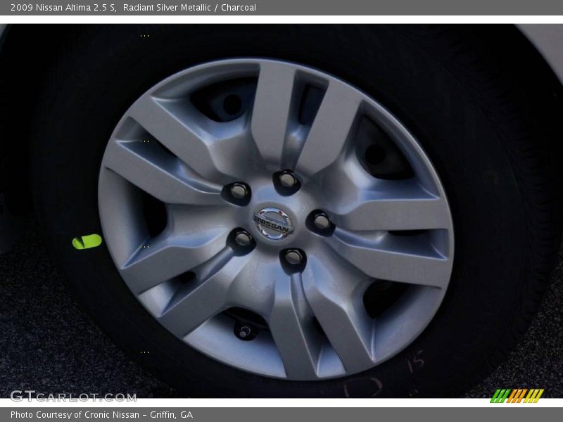 Radiant Silver Metallic / Charcoal 2009 Nissan Altima 2.5 S
