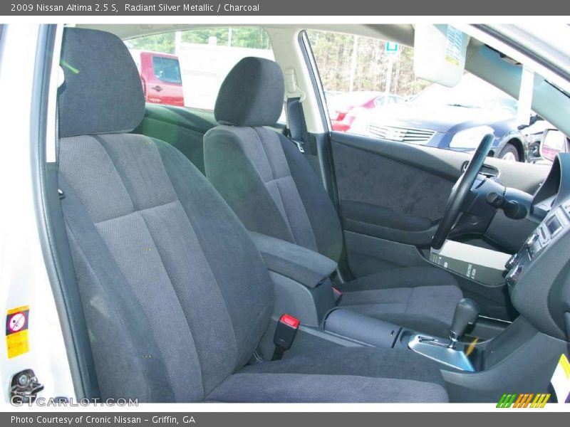 Radiant Silver Metallic / Charcoal 2009 Nissan Altima 2.5 S