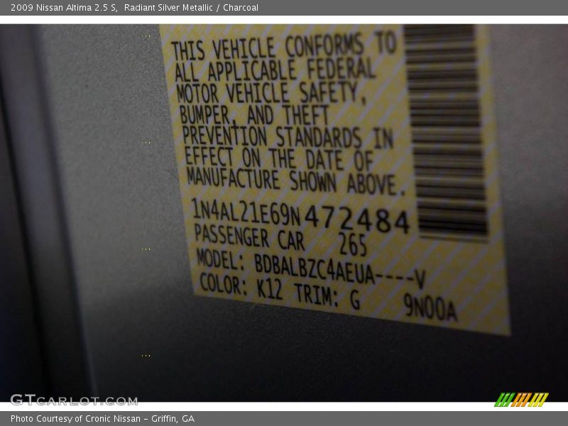 Radiant Silver Metallic / Charcoal 2009 Nissan Altima 2.5 S