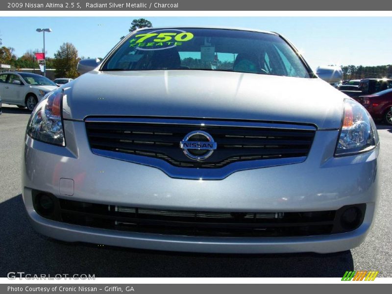 Radiant Silver Metallic / Charcoal 2009 Nissan Altima 2.5 S