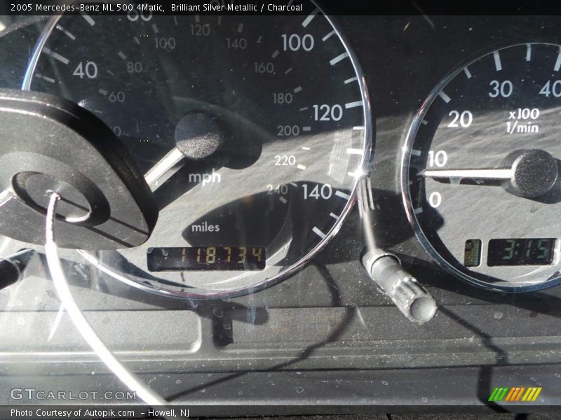 Brilliant Silver Metallic / Charcoal 2005 Mercedes-Benz ML 500 4Matic