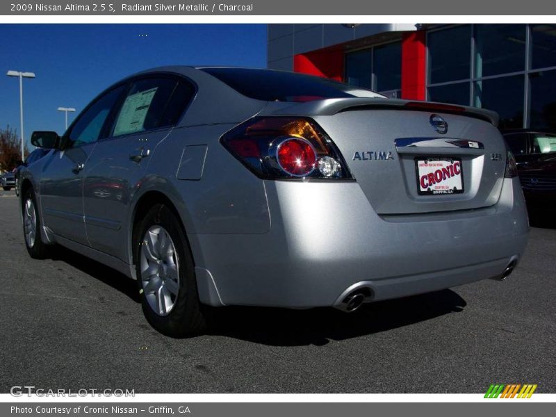 Radiant Silver Metallic / Charcoal 2009 Nissan Altima 2.5 S