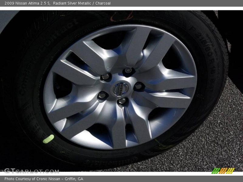 Radiant Silver Metallic / Charcoal 2009 Nissan Altima 2.5 S