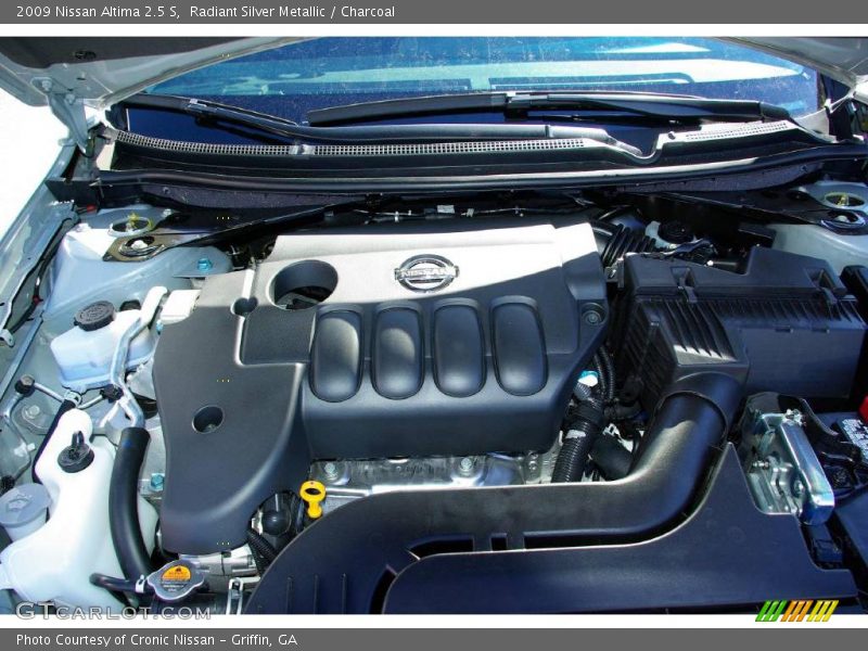 Radiant Silver Metallic / Charcoal 2009 Nissan Altima 2.5 S