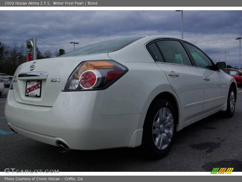 Winter Frost Pearl / Blond 2009 Nissan Altima 2.5 S
