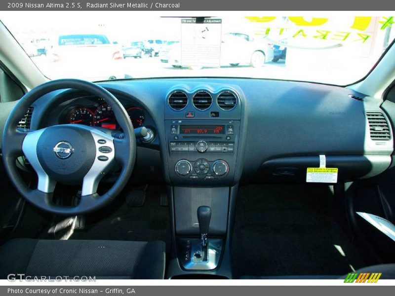 Radiant Silver Metallic / Charcoal 2009 Nissan Altima 2.5 S