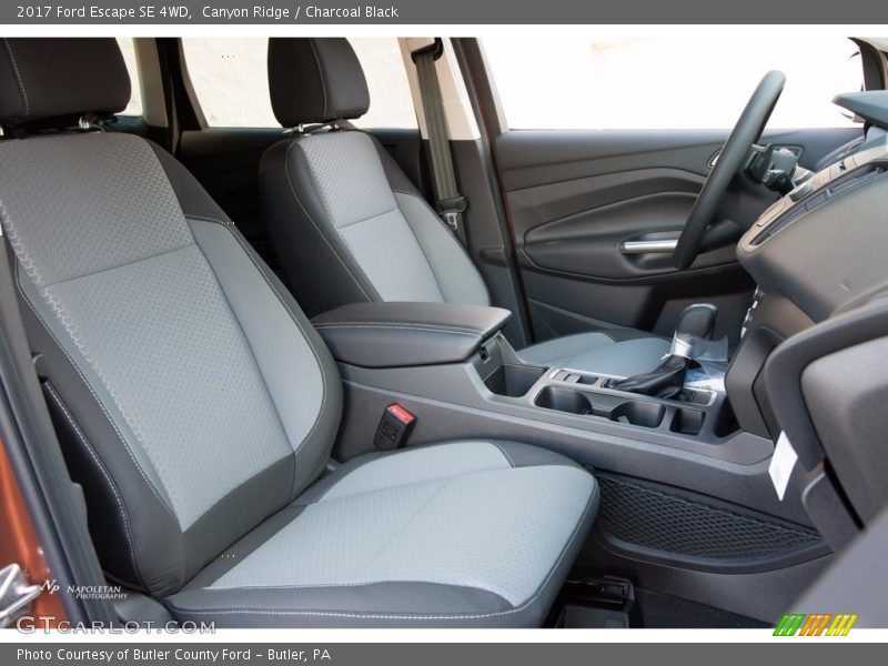 Canyon Ridge / Charcoal Black 2017 Ford Escape SE 4WD
