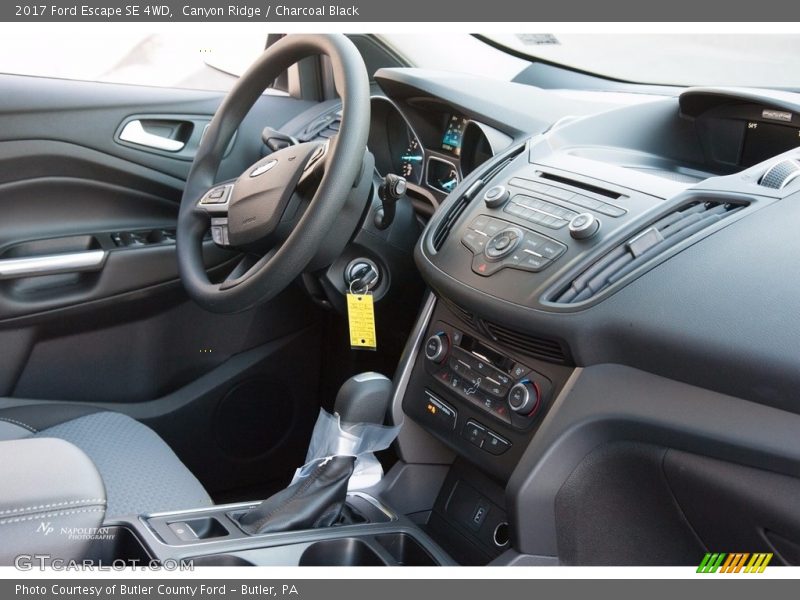 Canyon Ridge / Charcoal Black 2017 Ford Escape SE 4WD