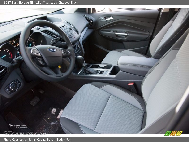 Magnetic / Charcoal Black 2017 Ford Escape SE 4WD