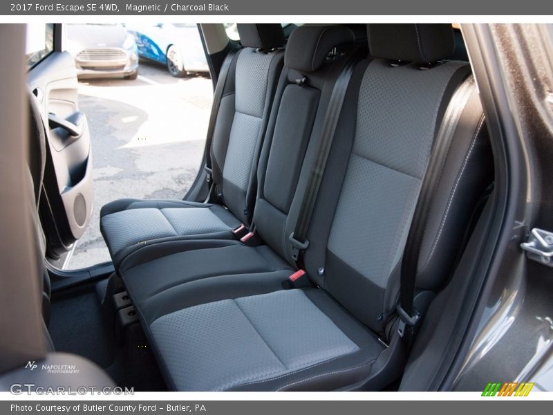 Magnetic / Charcoal Black 2017 Ford Escape SE 4WD