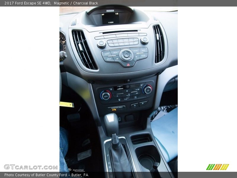 Magnetic / Charcoal Black 2017 Ford Escape SE 4WD