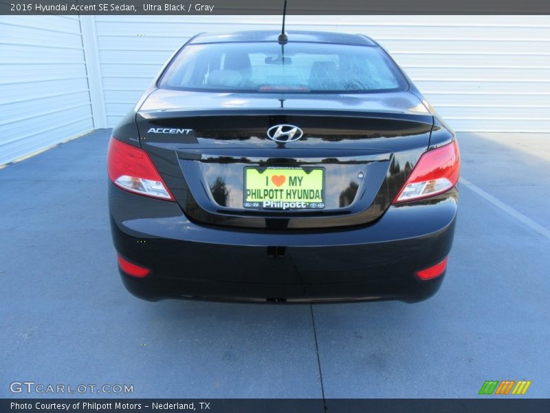 Ultra Black / Gray 2016 Hyundai Accent SE Sedan