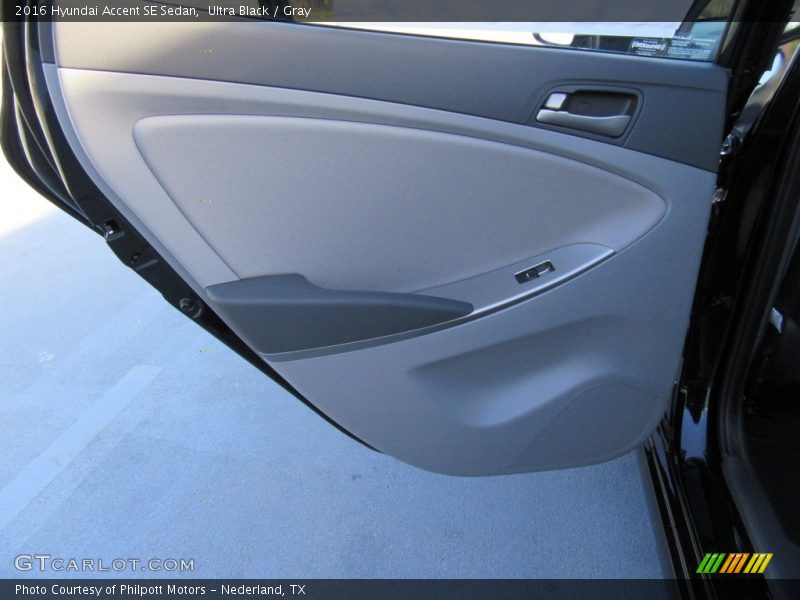 Ultra Black / Gray 2016 Hyundai Accent SE Sedan