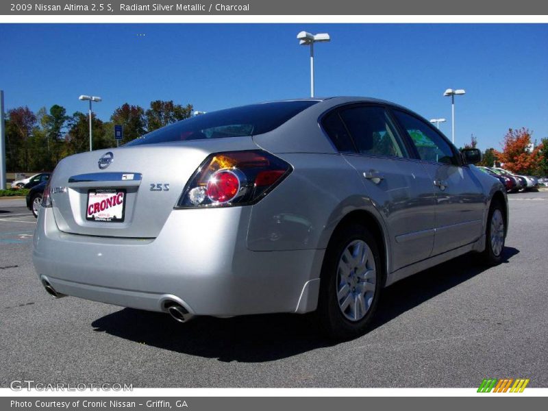 Radiant Silver Metallic / Charcoal 2009 Nissan Altima 2.5 S