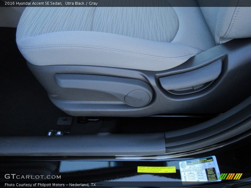 Ultra Black / Gray 2016 Hyundai Accent SE Sedan