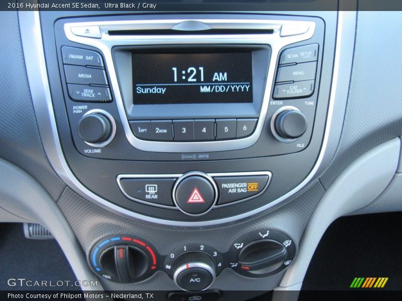 Ultra Black / Gray 2016 Hyundai Accent SE Sedan