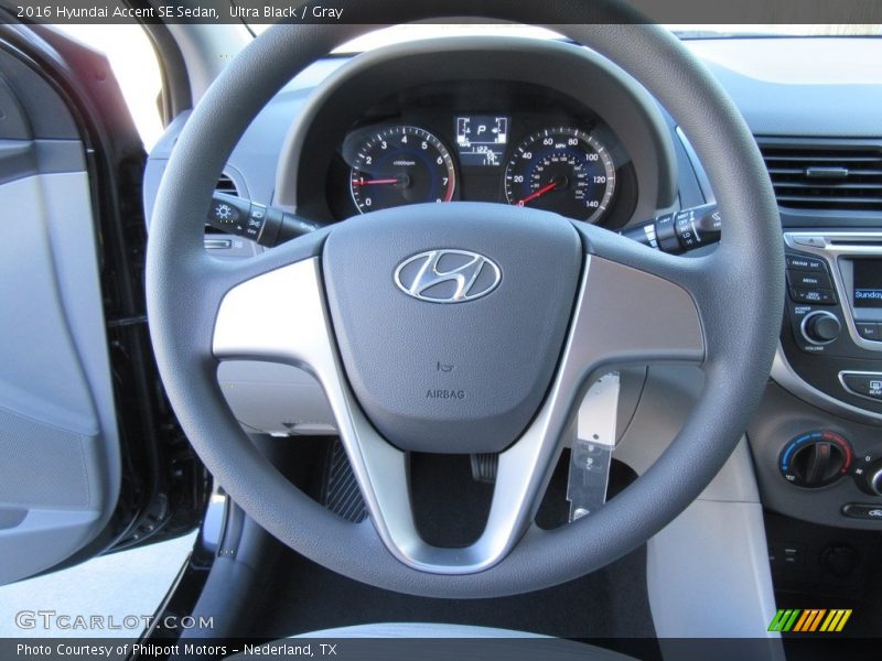 Ultra Black / Gray 2016 Hyundai Accent SE Sedan
