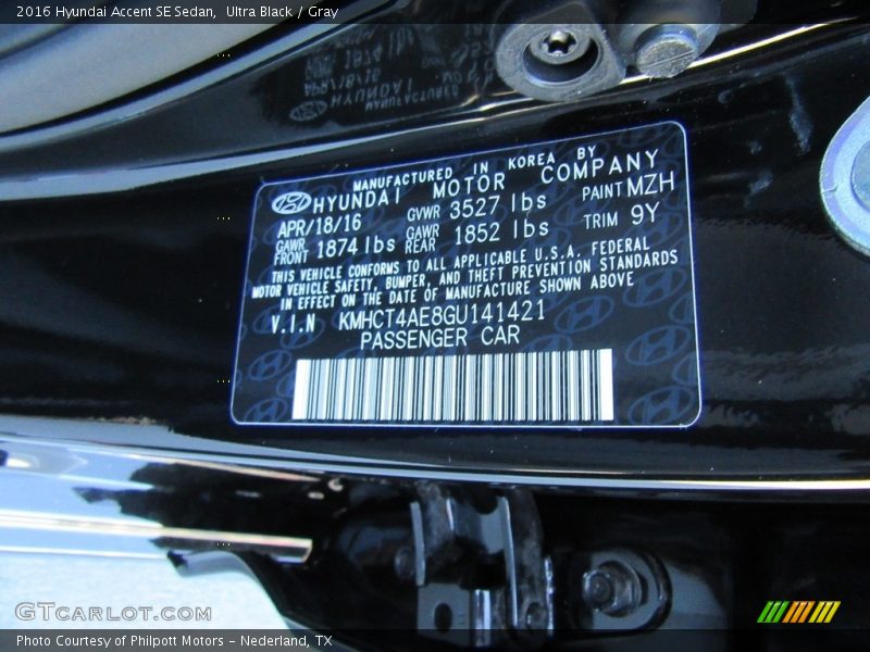Ultra Black / Gray 2016 Hyundai Accent SE Sedan