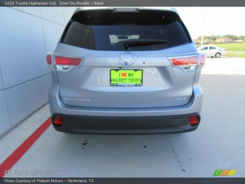 Silver Sky Metallic / Black 2016 Toyota Highlander XLE