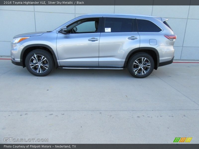 Silver Sky Metallic / Black 2016 Toyota Highlander XLE