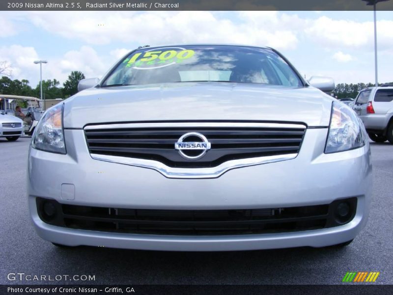 Radiant Silver Metallic / Charcoal 2009 Nissan Altima 2.5 S