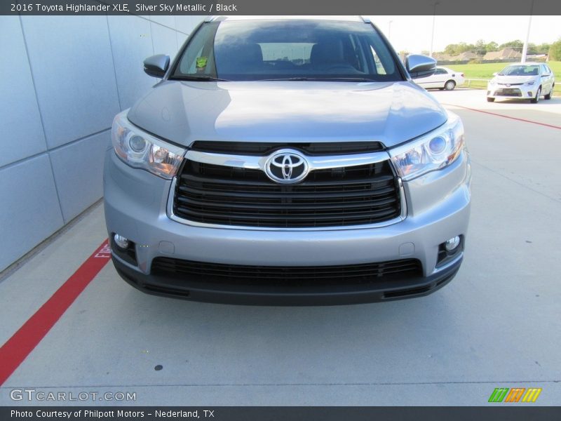 Silver Sky Metallic / Black 2016 Toyota Highlander XLE