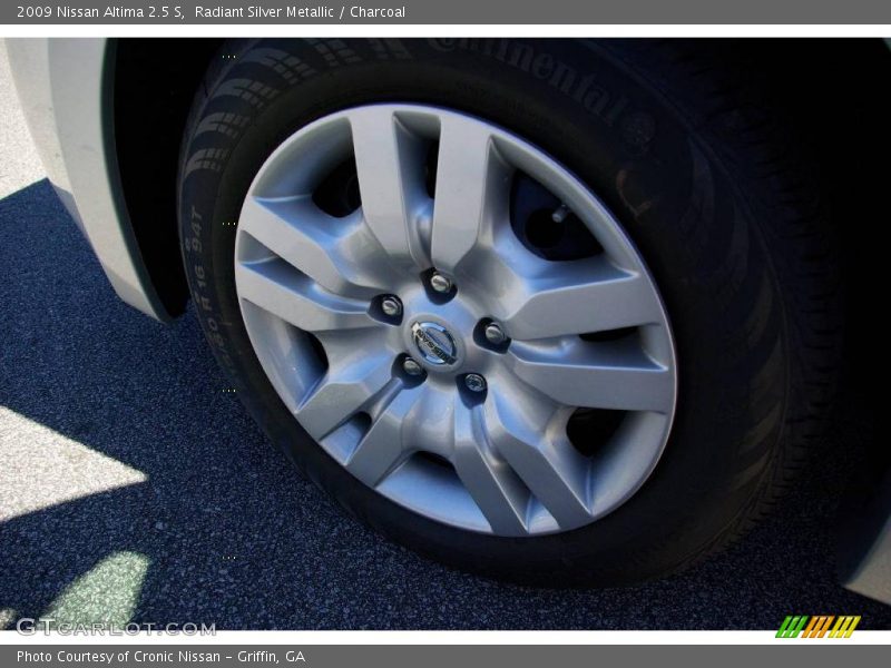 Radiant Silver Metallic / Charcoal 2009 Nissan Altima 2.5 S