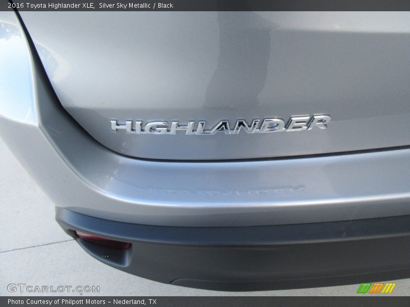 Silver Sky Metallic / Black 2016 Toyota Highlander XLE