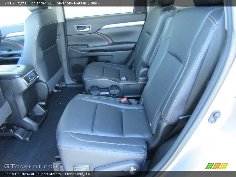 Silver Sky Metallic / Black 2016 Toyota Highlander XLE