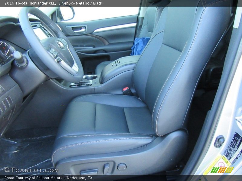 Silver Sky Metallic / Black 2016 Toyota Highlander XLE