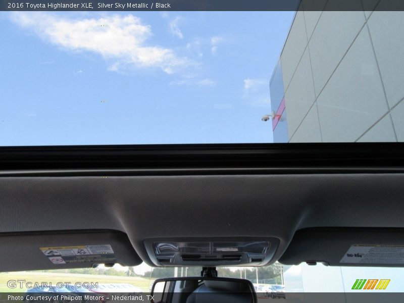Silver Sky Metallic / Black 2016 Toyota Highlander XLE