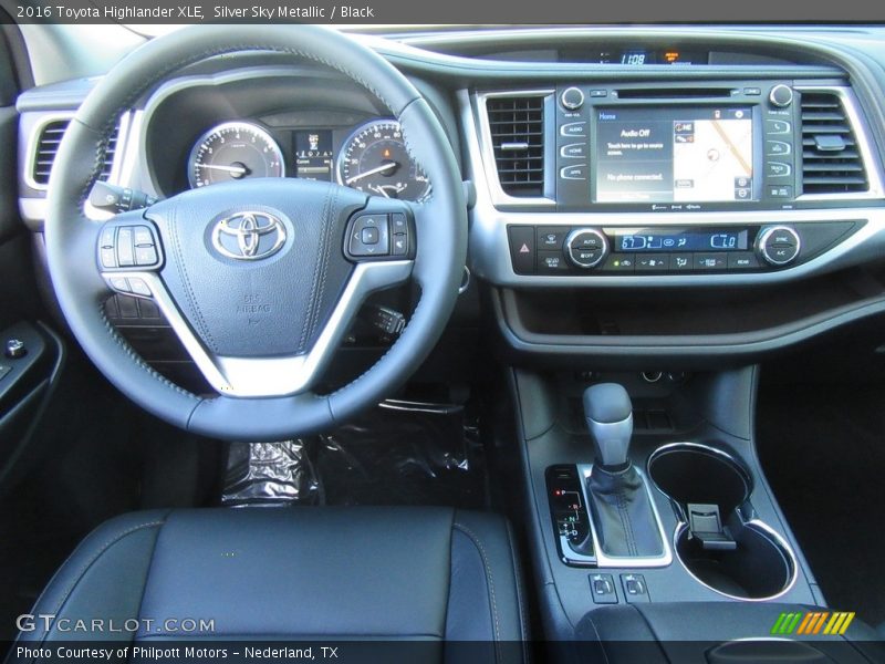 Silver Sky Metallic / Black 2016 Toyota Highlander XLE