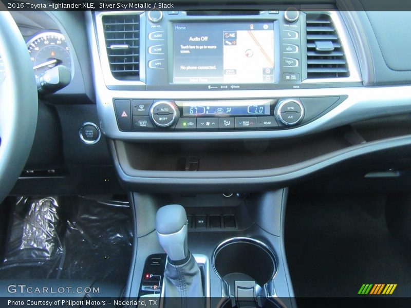 Silver Sky Metallic / Black 2016 Toyota Highlander XLE