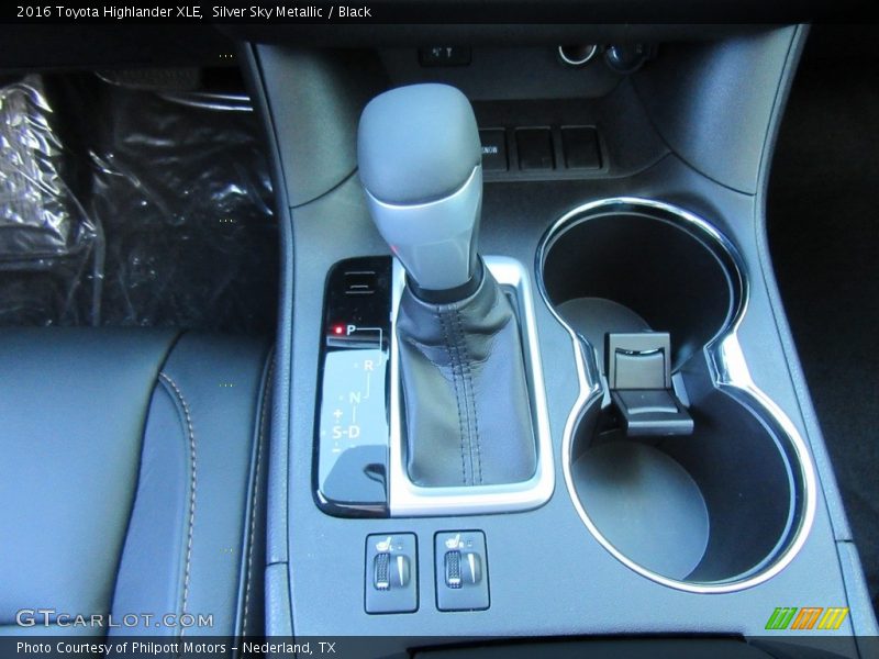 Silver Sky Metallic / Black 2016 Toyota Highlander XLE