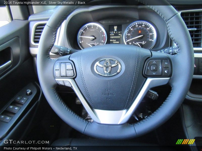 Silver Sky Metallic / Black 2016 Toyota Highlander XLE